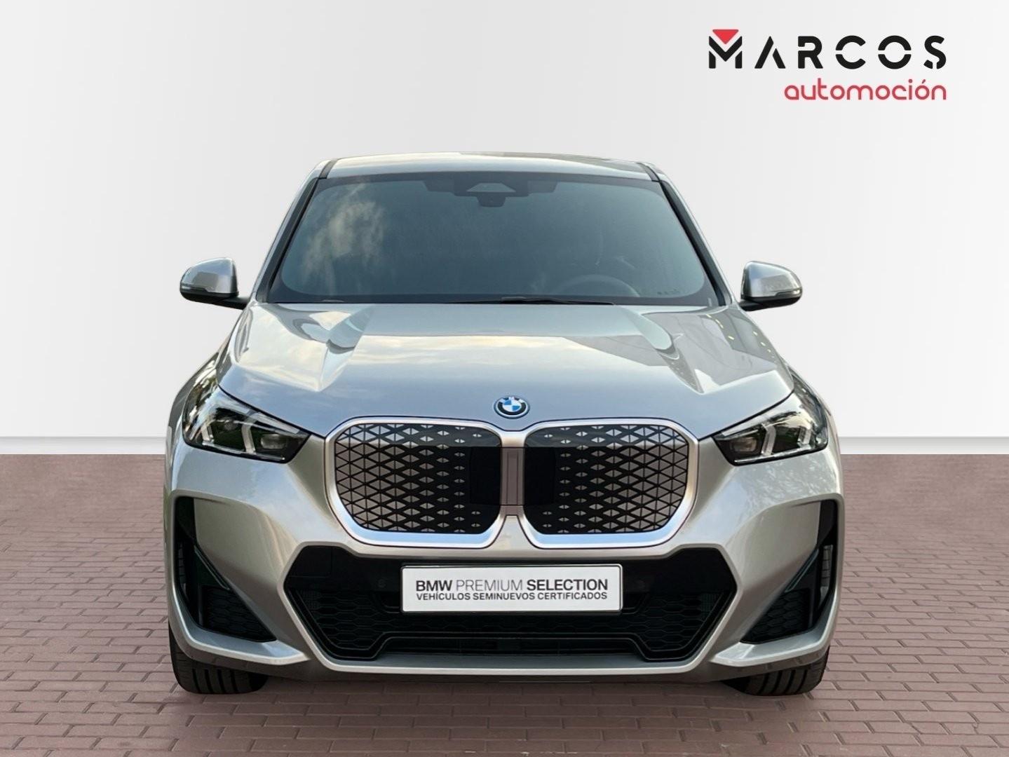 Foto BMW iX1 2