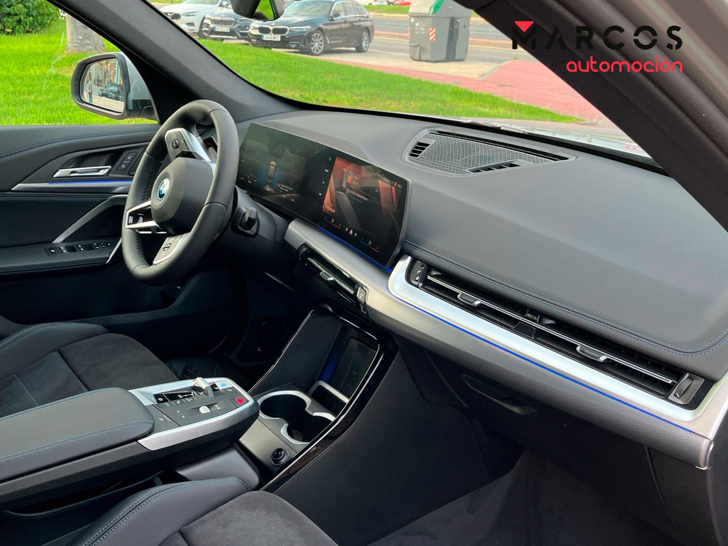 Foto BMW iX1 8