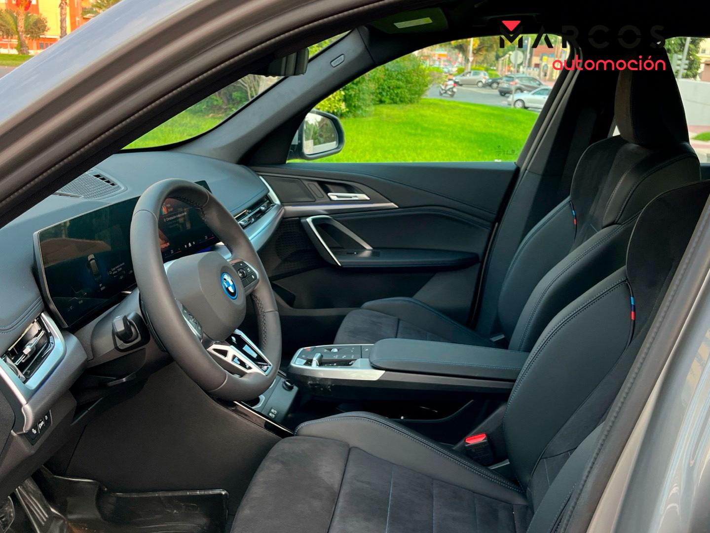 Foto BMW iX1 10