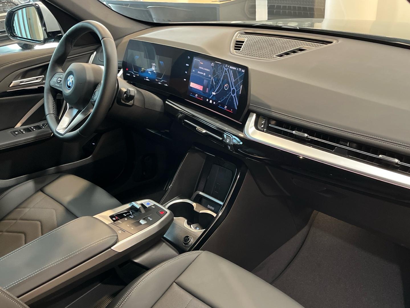Foto BMW iX1 8