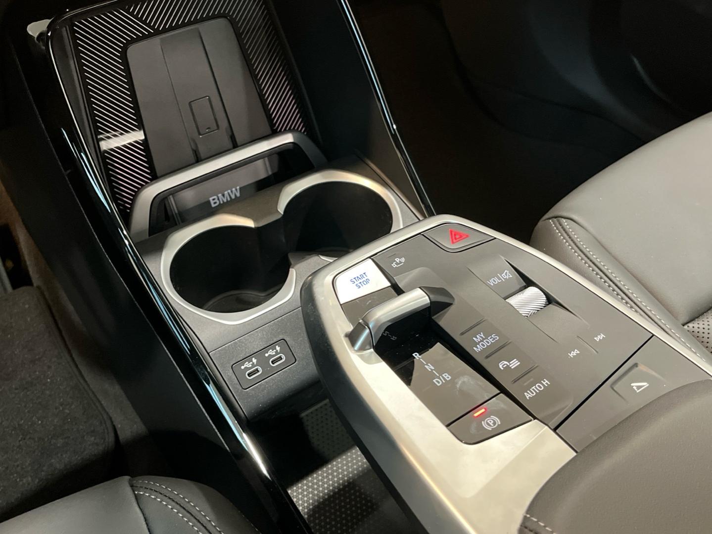 Foto BMW iX1 14