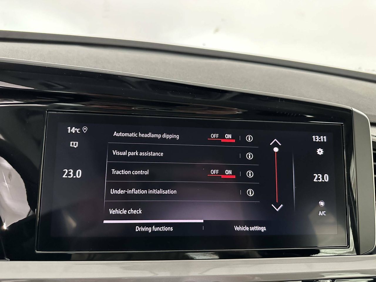 Foto Opel Grandland X 16
