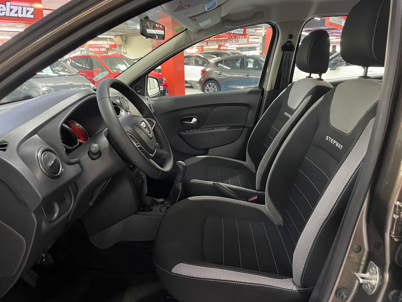 Foto Dacia Sandero 8