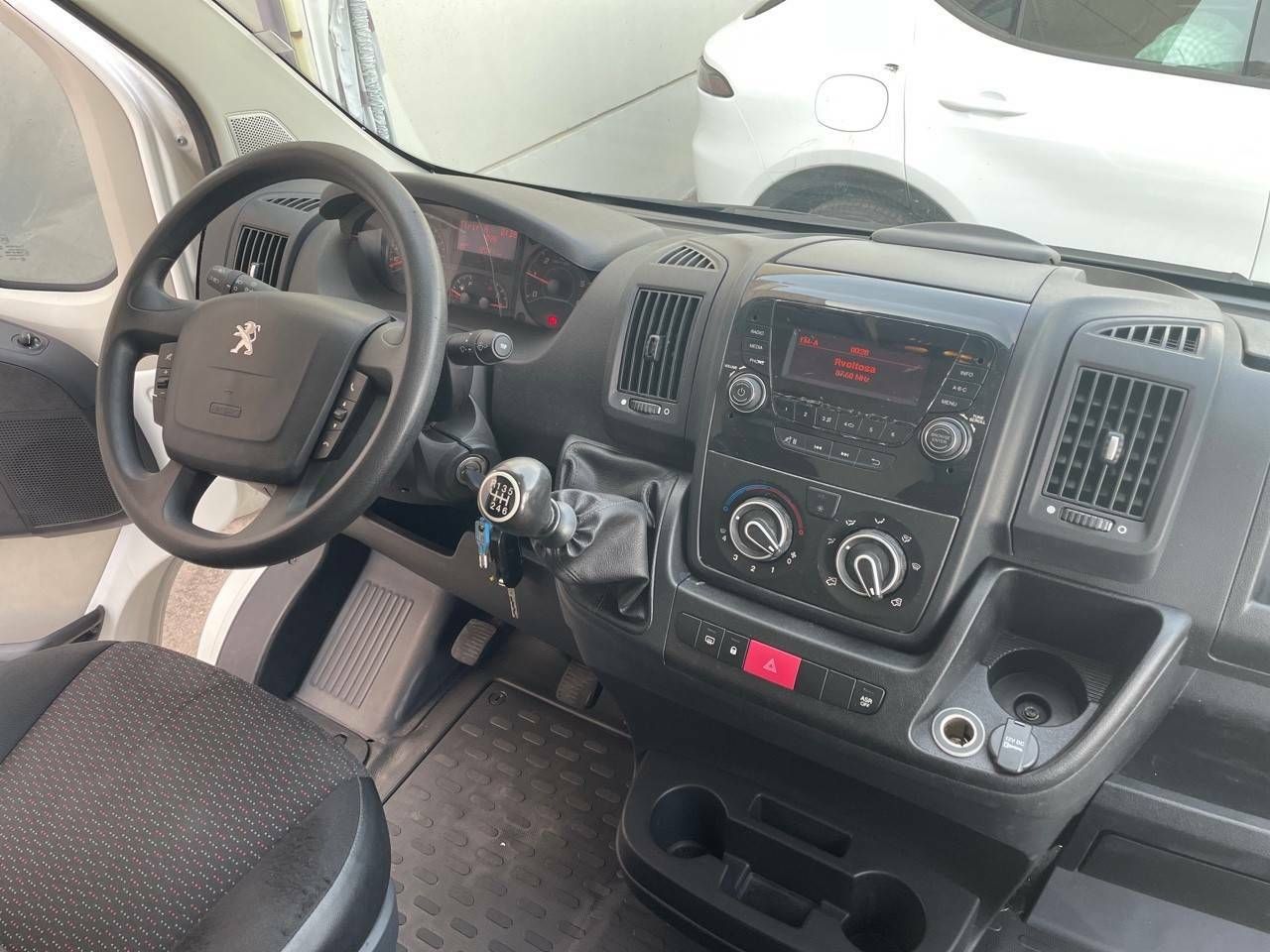 Foto Peugeot Boxer 16