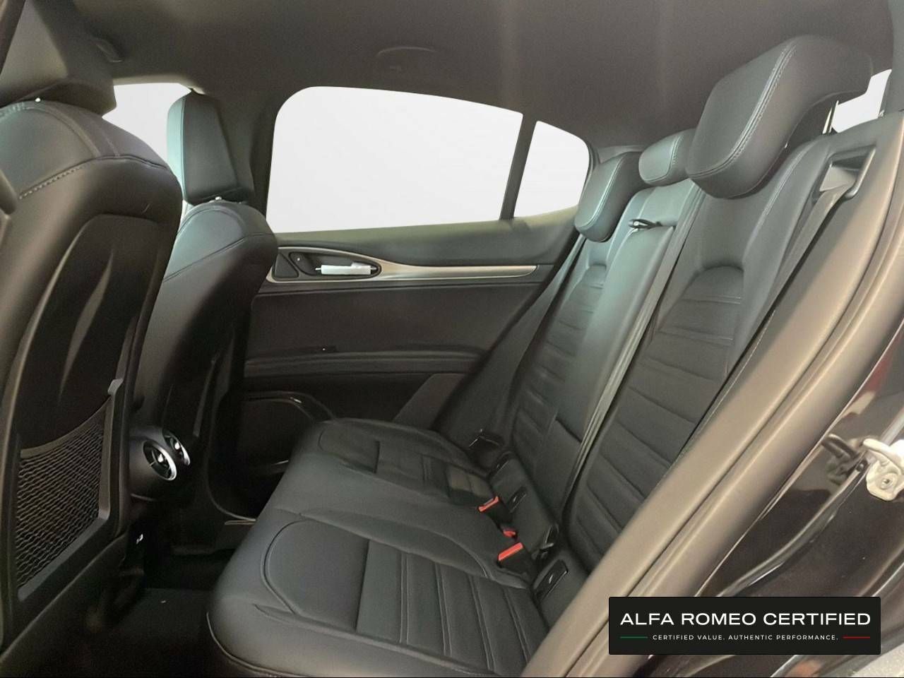 Foto Alfa Romeo Stelvio 12