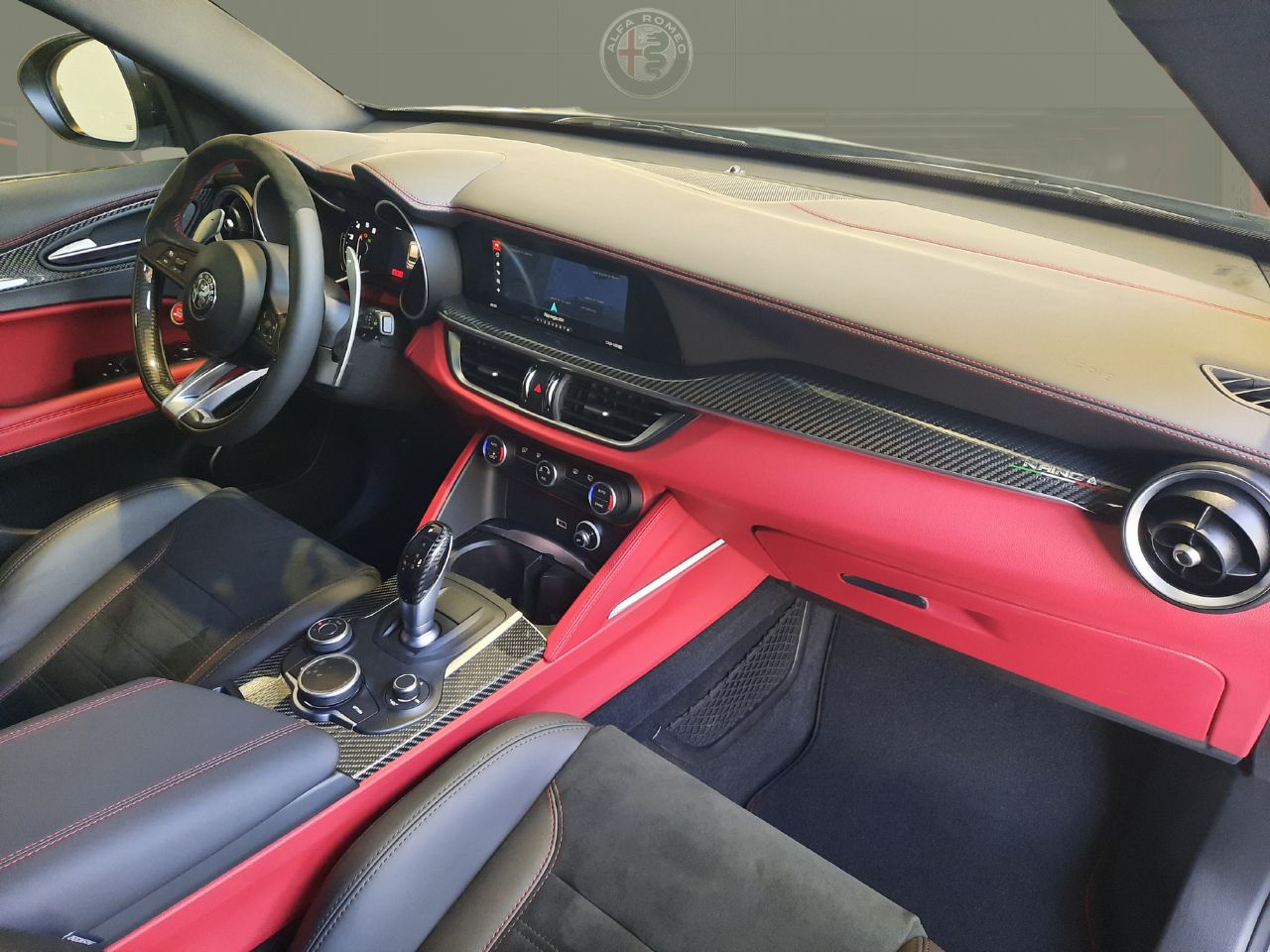 Foto Alfa Romeo Stelvio 8