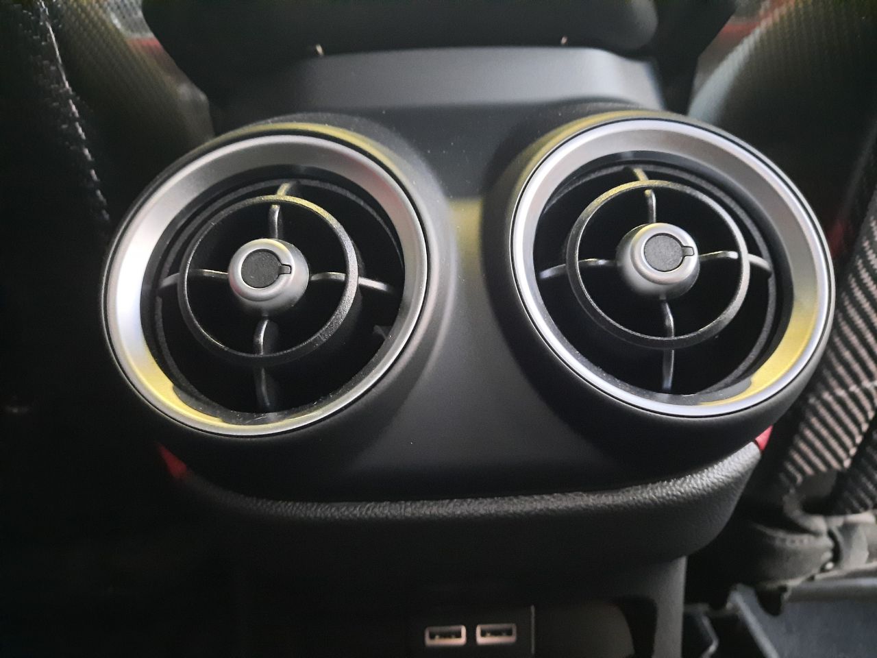 Foto Alfa Romeo Stelvio 28