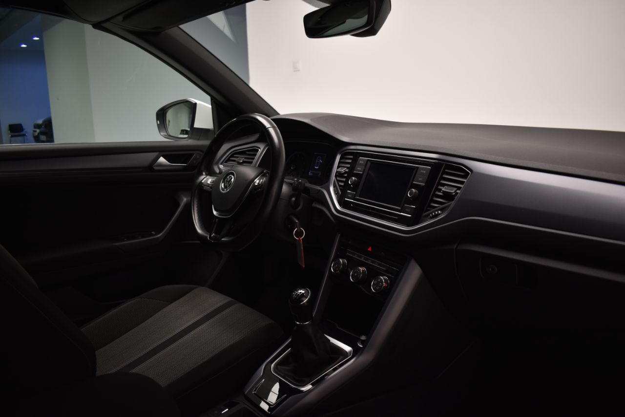 Foto Volkswagen T-Roc 16