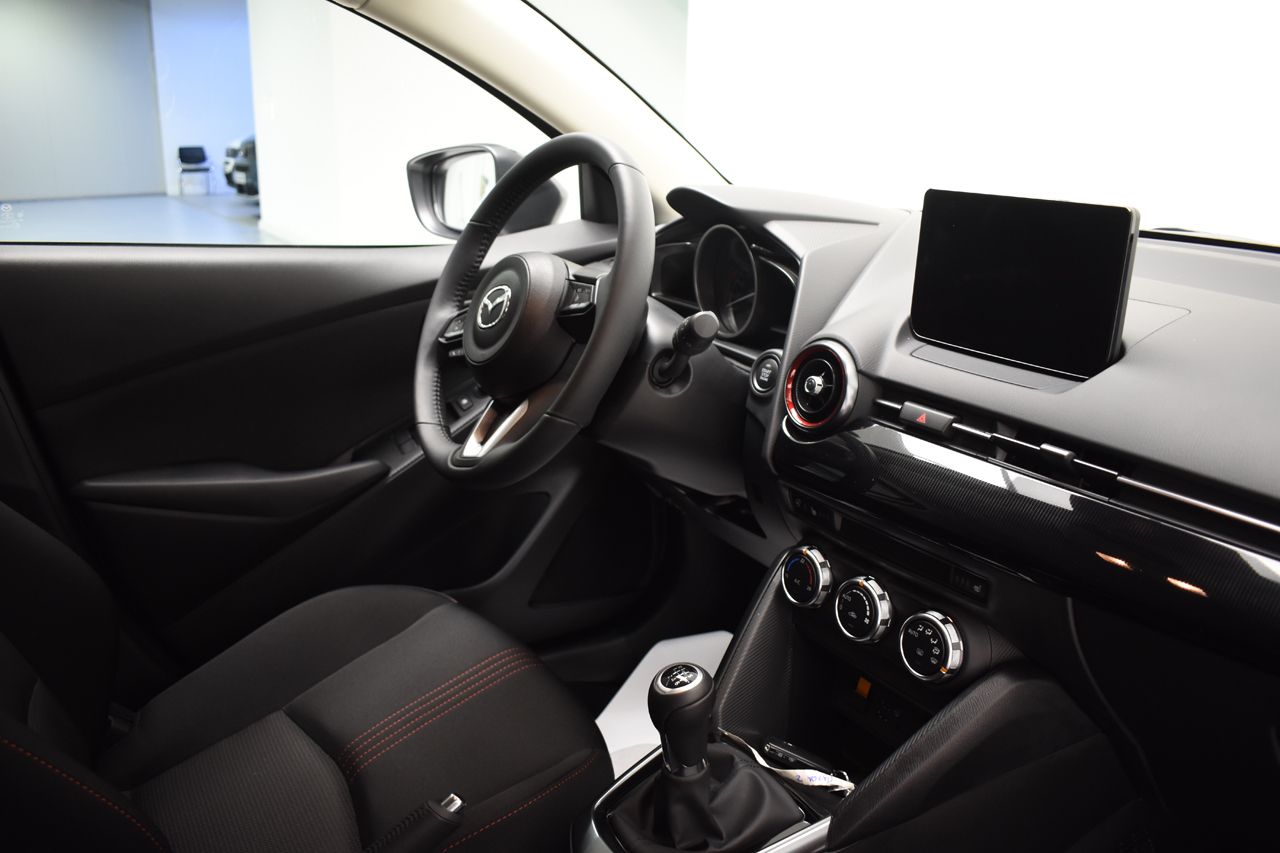 Foto Mazda Mazda2 16
