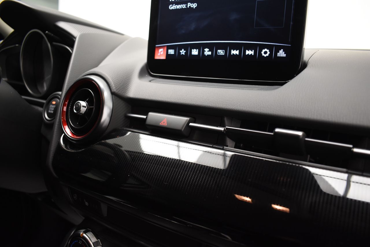 Foto Mazda Mazda2 27