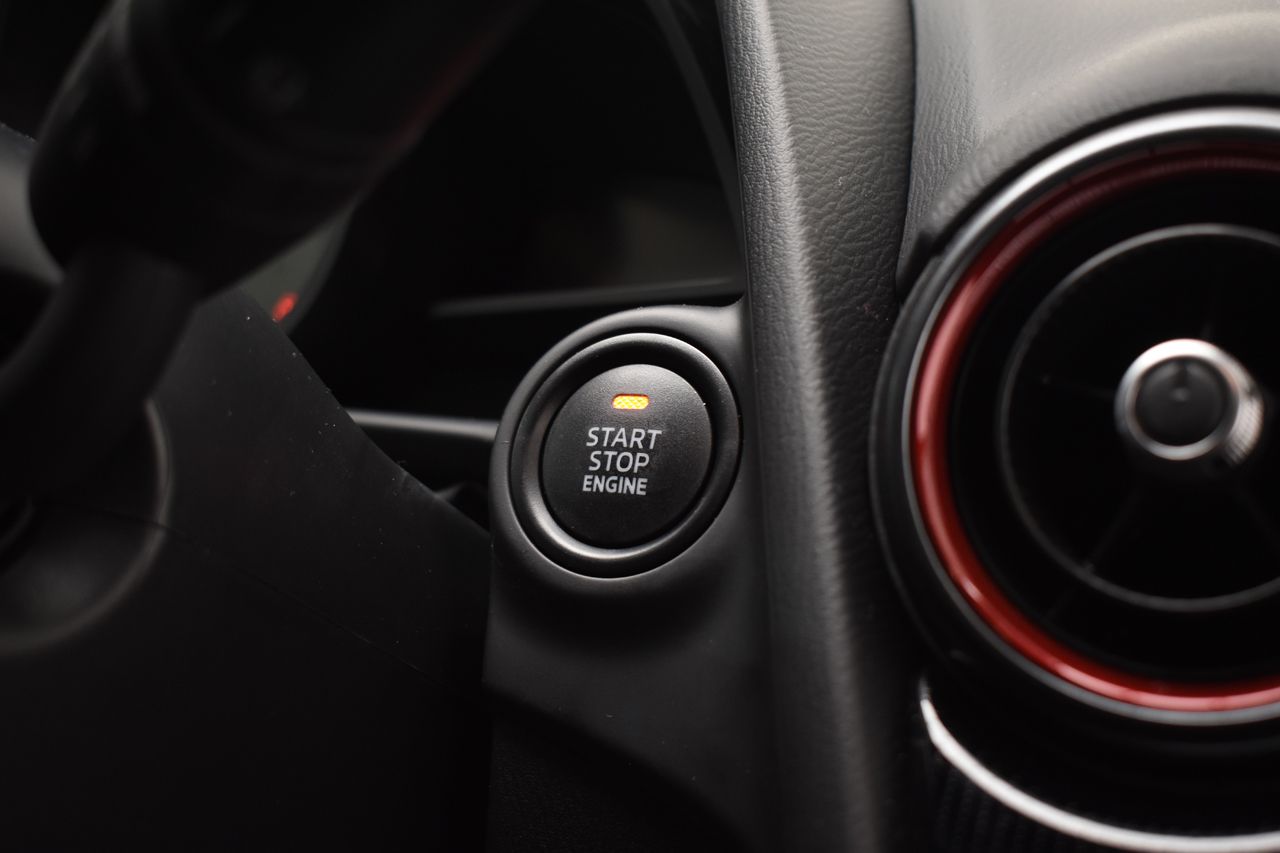 Foto Mazda Mazda2 28