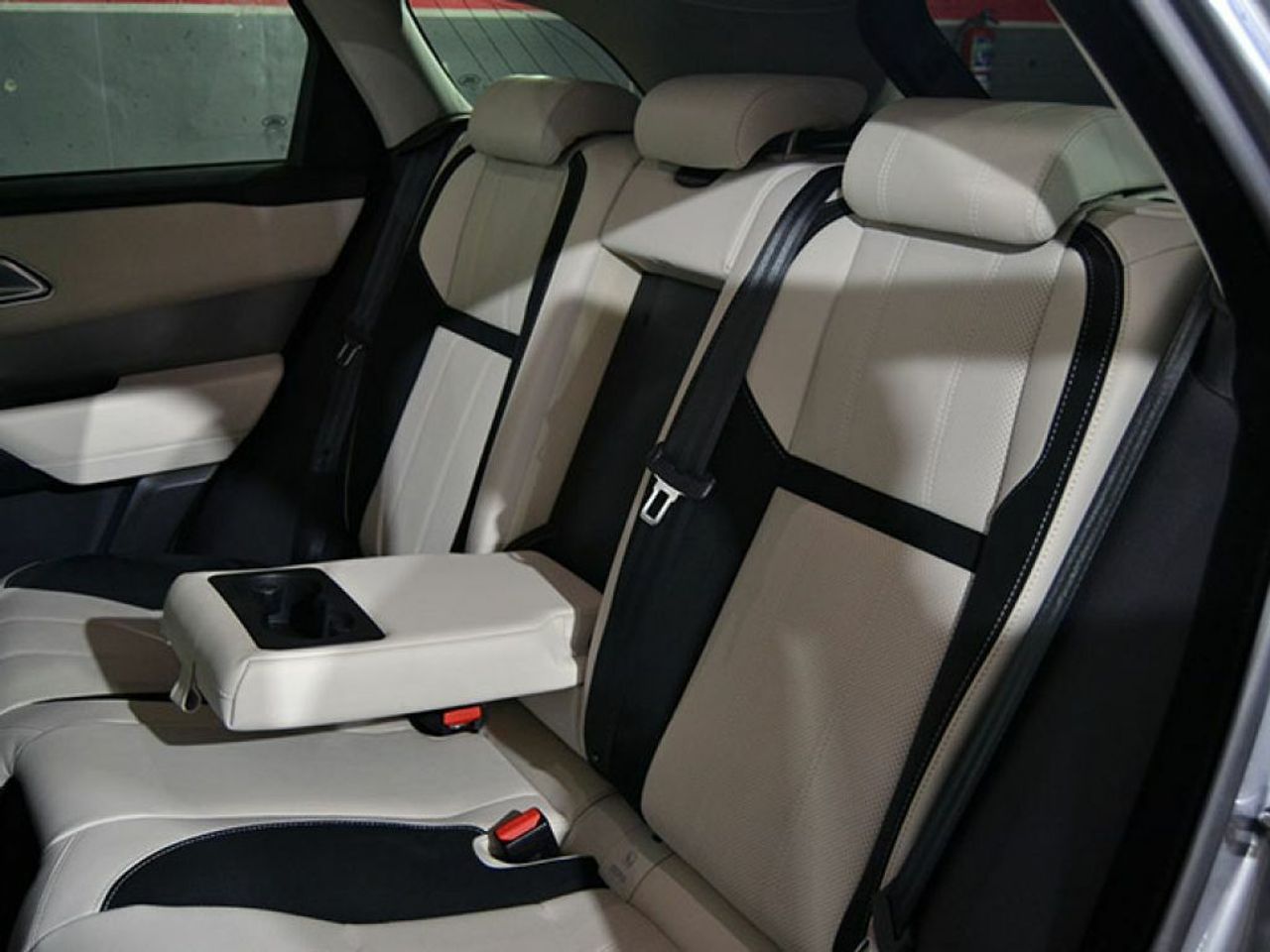 Foto Land-Rover Range Rover Velar 13