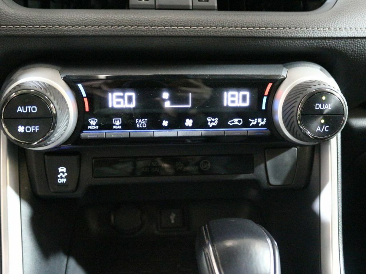 Foto Toyota Rav4 24