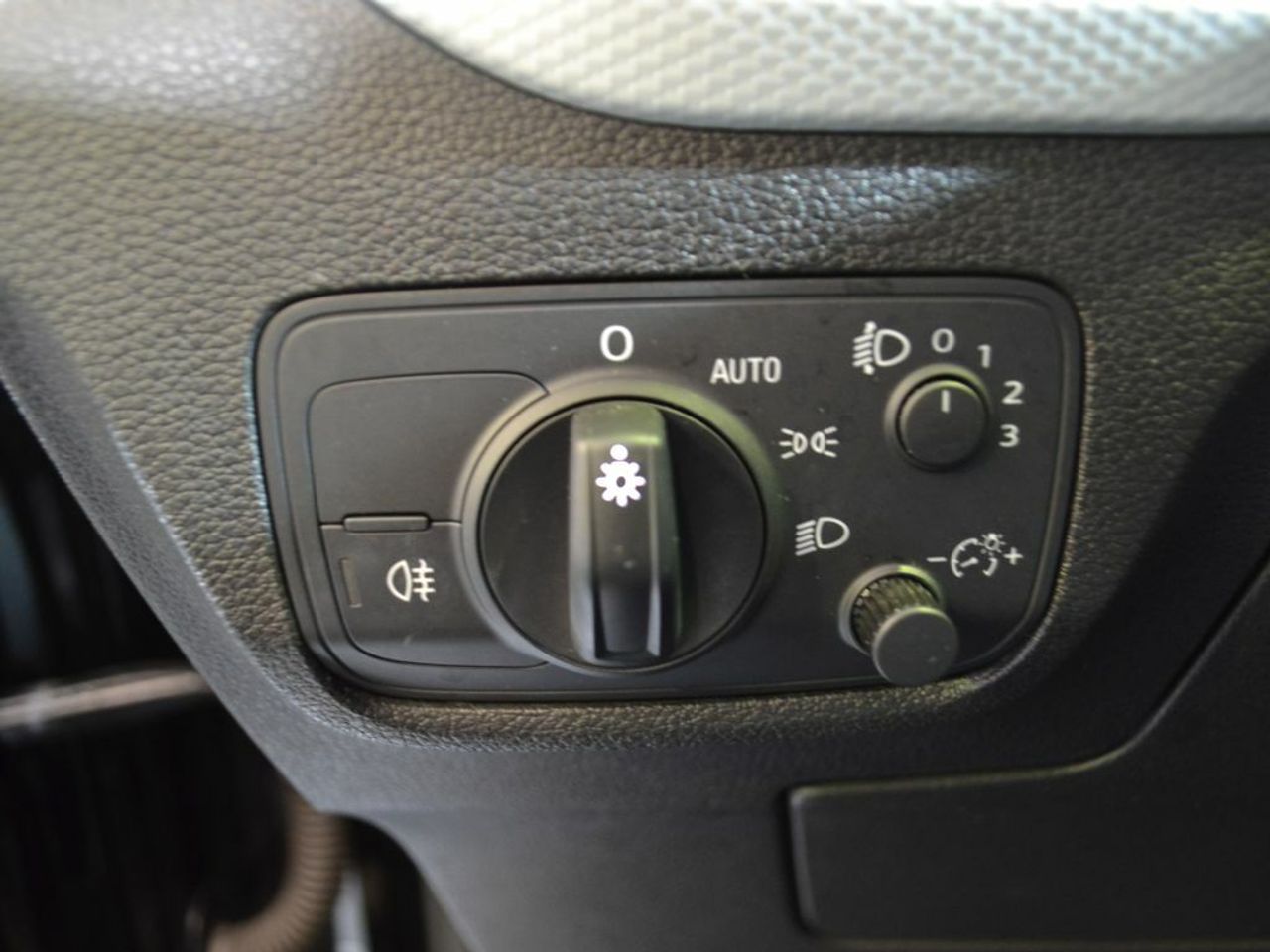 Foto Audi Q2 8
