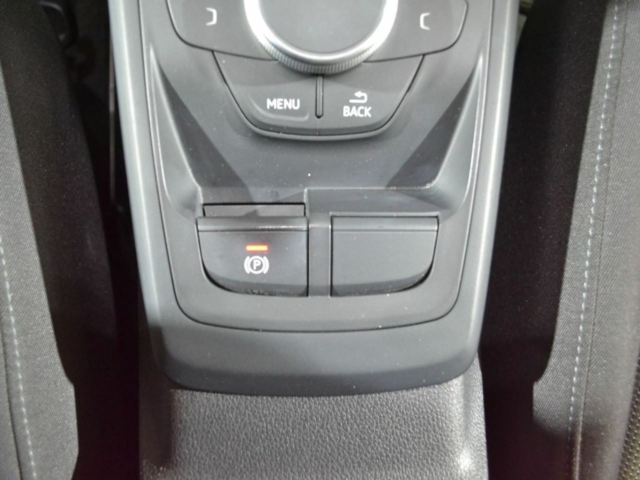 Foto Audi Q2 26