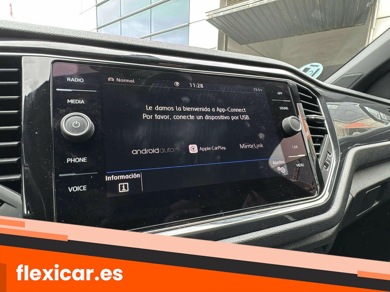 Foto Volkswagen T-Roc 25