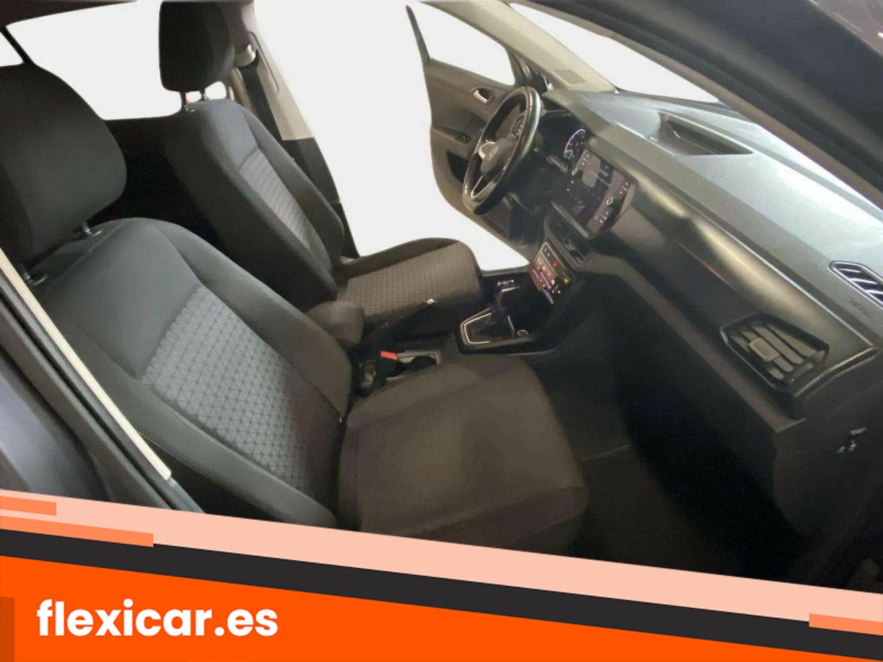 Foto Volkswagen T-Cross 15