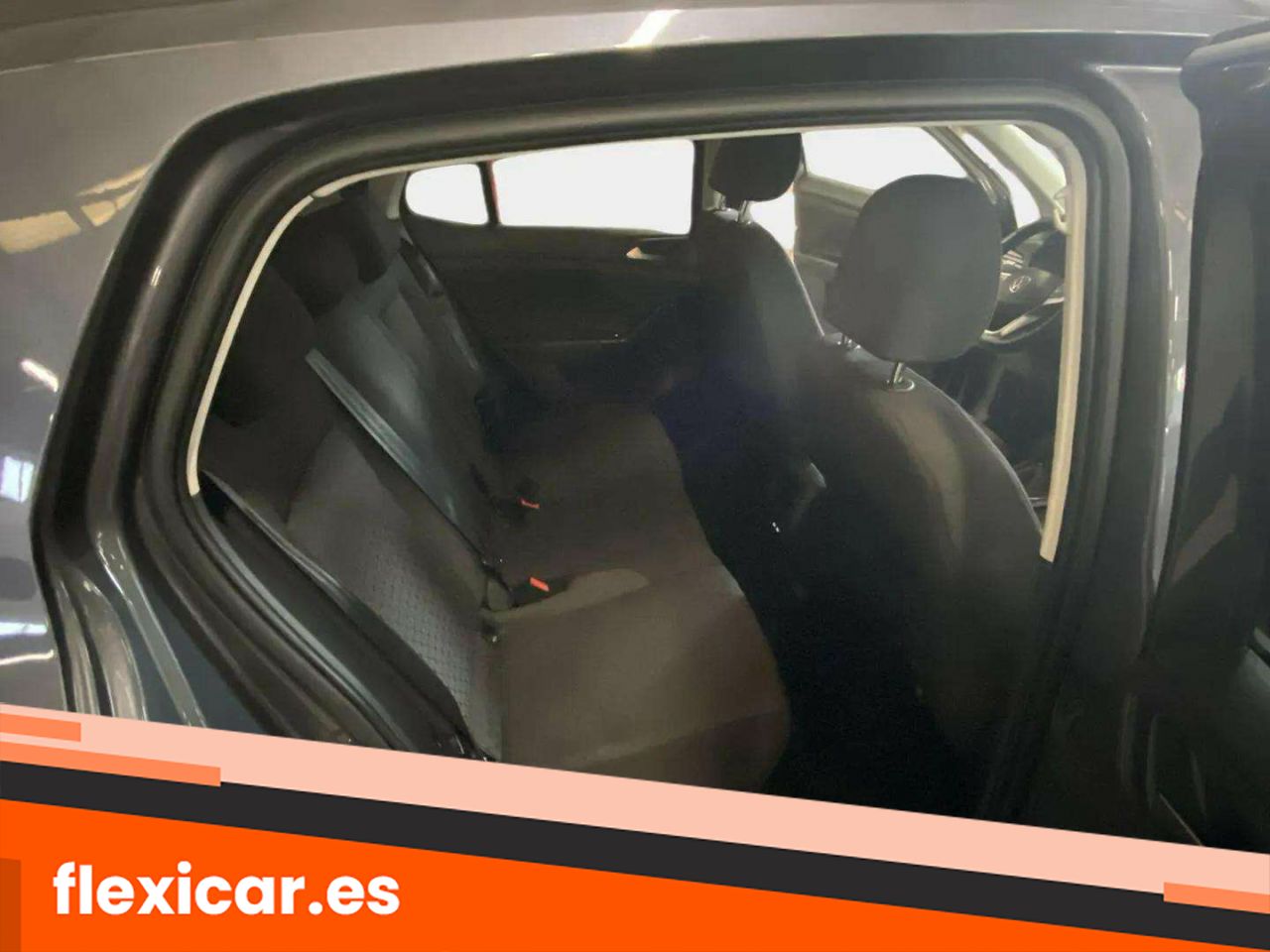Foto Volkswagen T-Cross 16