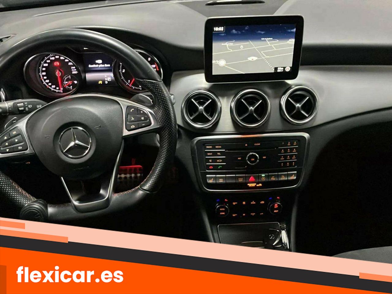 Foto Mercedes-Benz Clase GLA 11