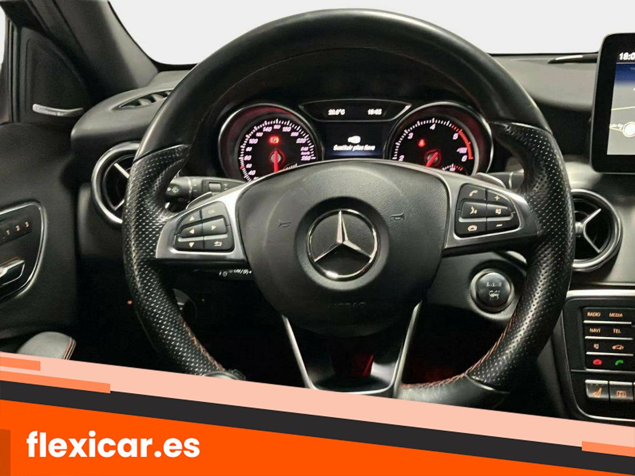 Foto Mercedes-Benz Clase GLA 12