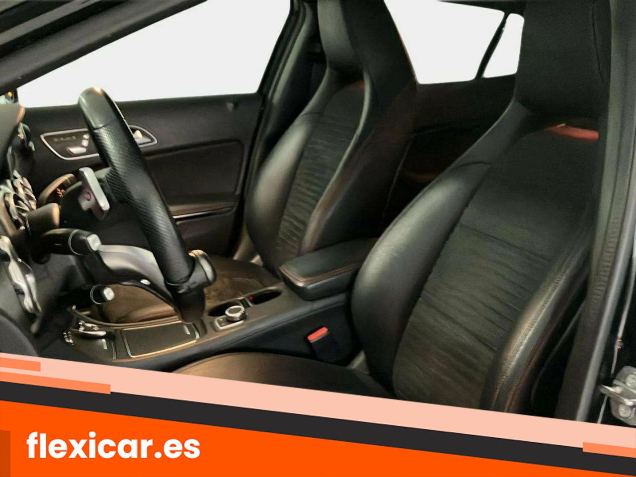 Foto Mercedes-Benz Clase GLA 24