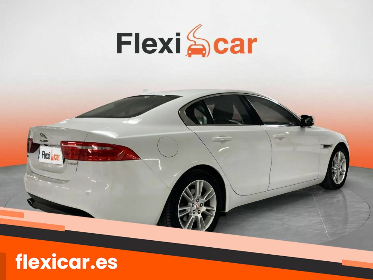 Foto Jaguar XE 8