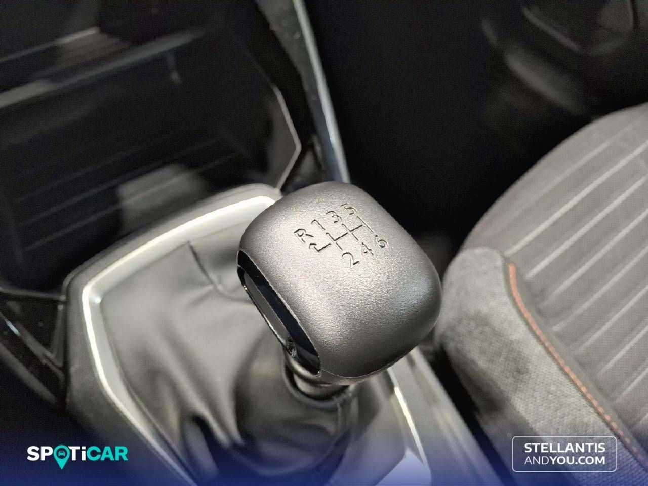 Foto Peugeot 208 21