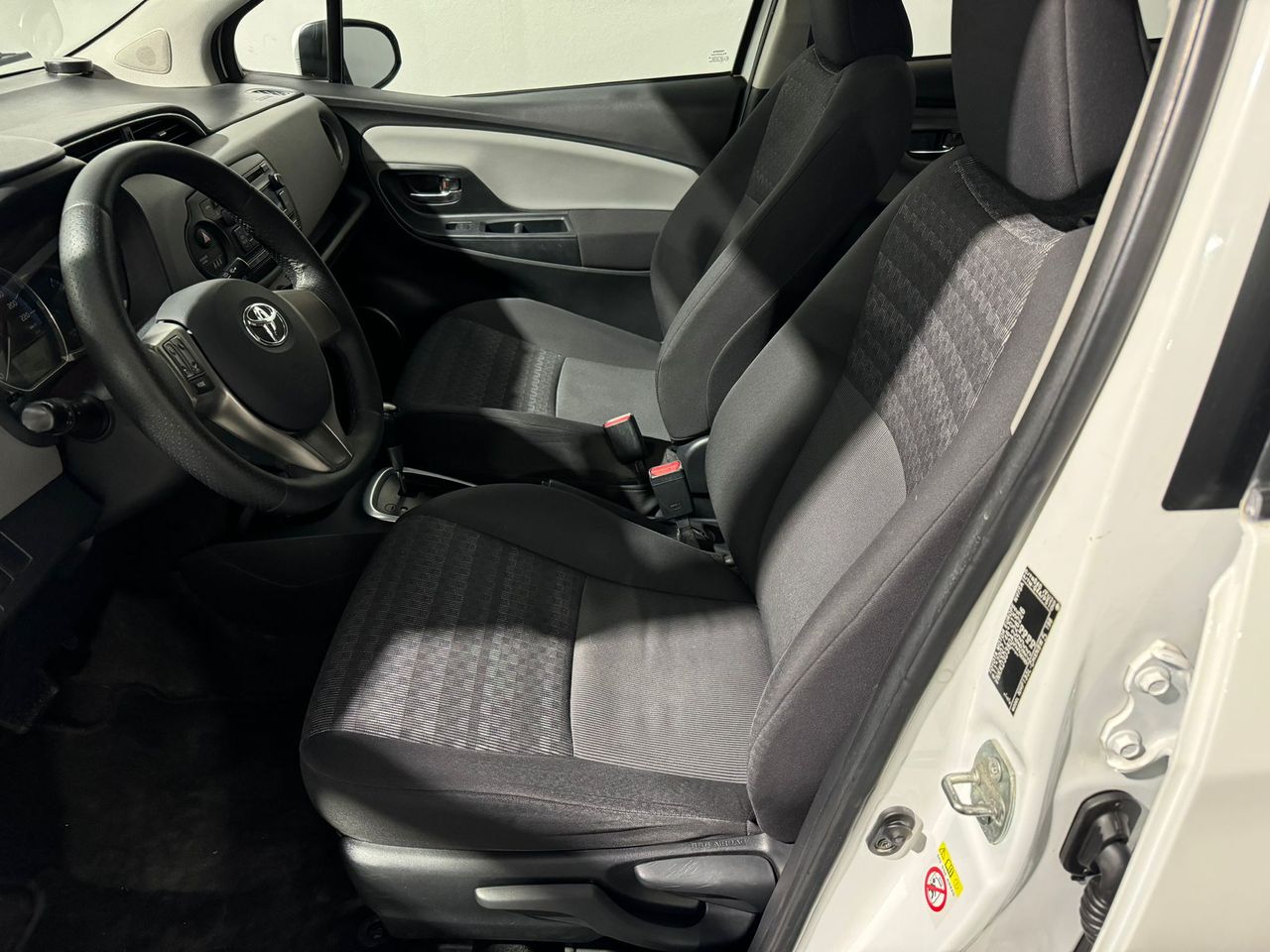 Foto Toyota Yaris 8
