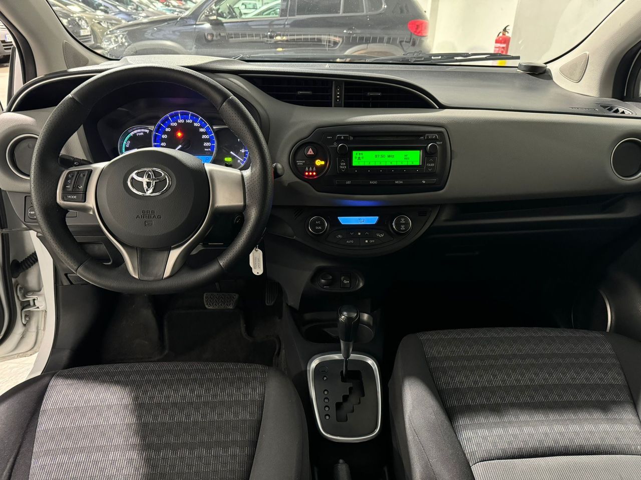 Foto Toyota Yaris 11