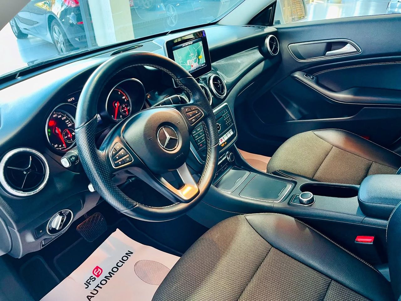 Foto Mercedes-Benz Clase CLA 8