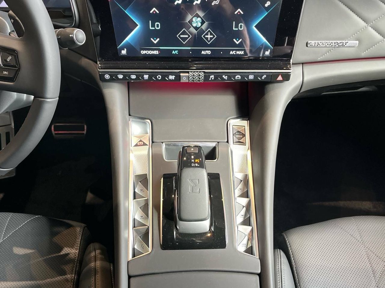 Foto DS Automobiles DS 9 16
