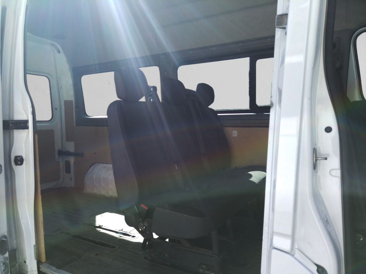 Foto Nissan NV400 8