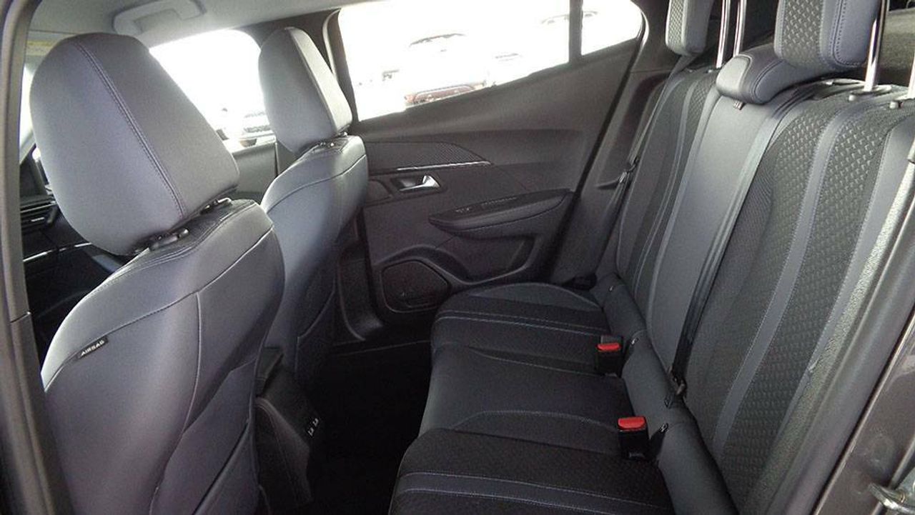 Foto Peugeot 2008 9