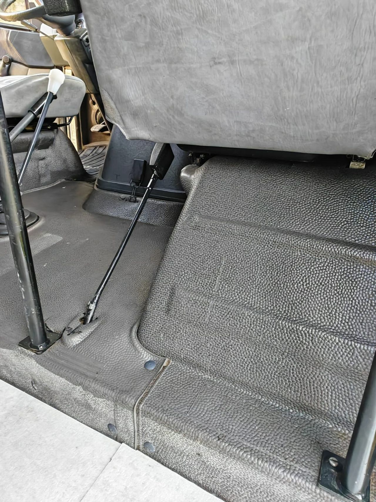Foto Mercedes-Benz MB 100 44