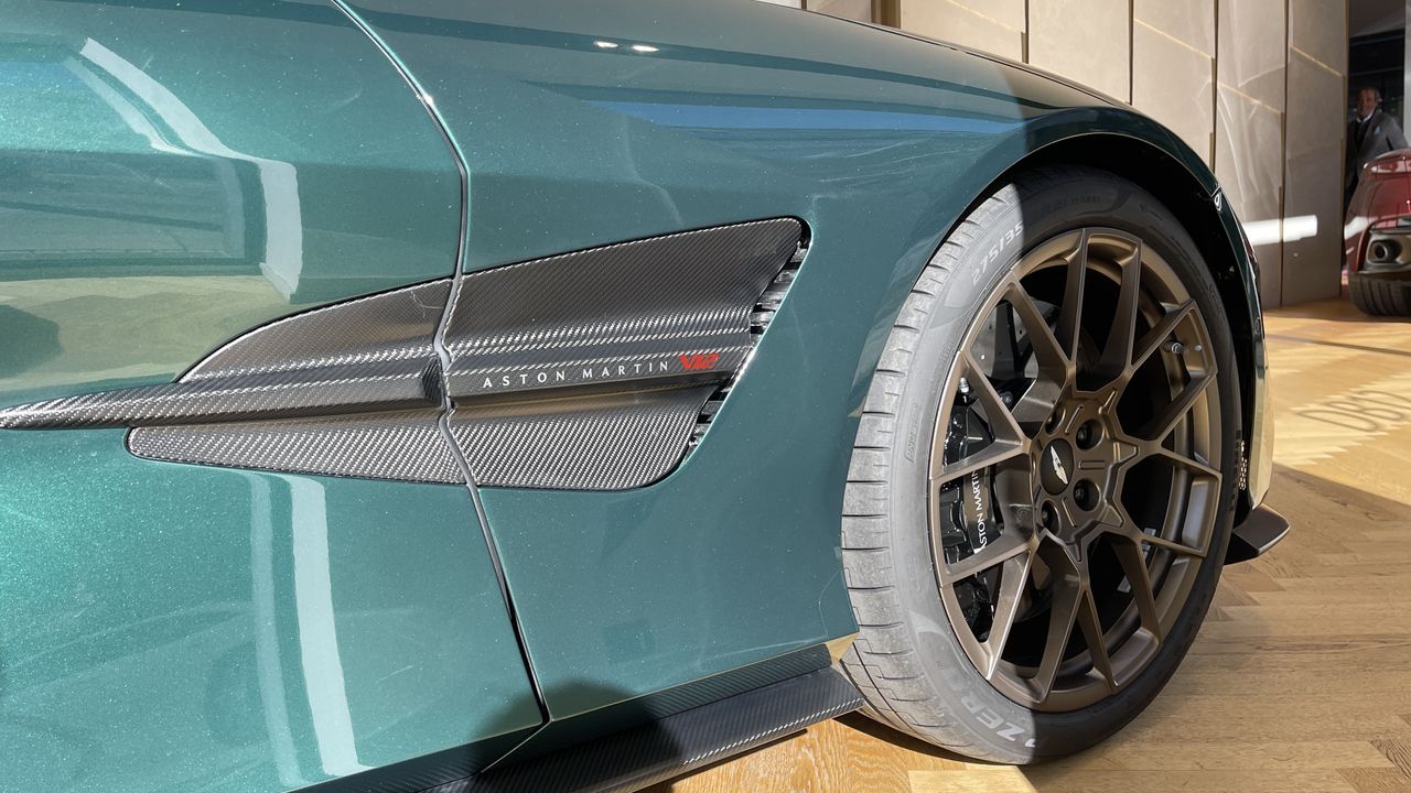 Foto Aston martin Vanquish 9