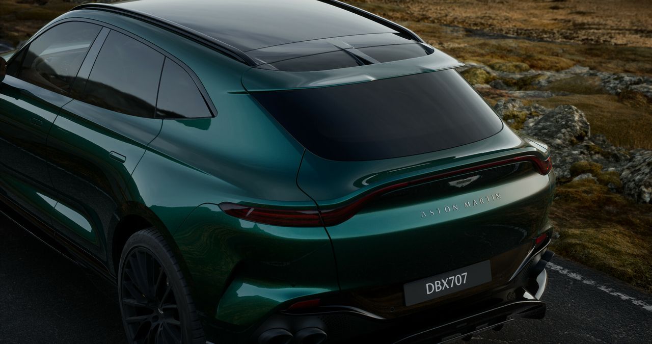 Foto Aston martin DBX 7