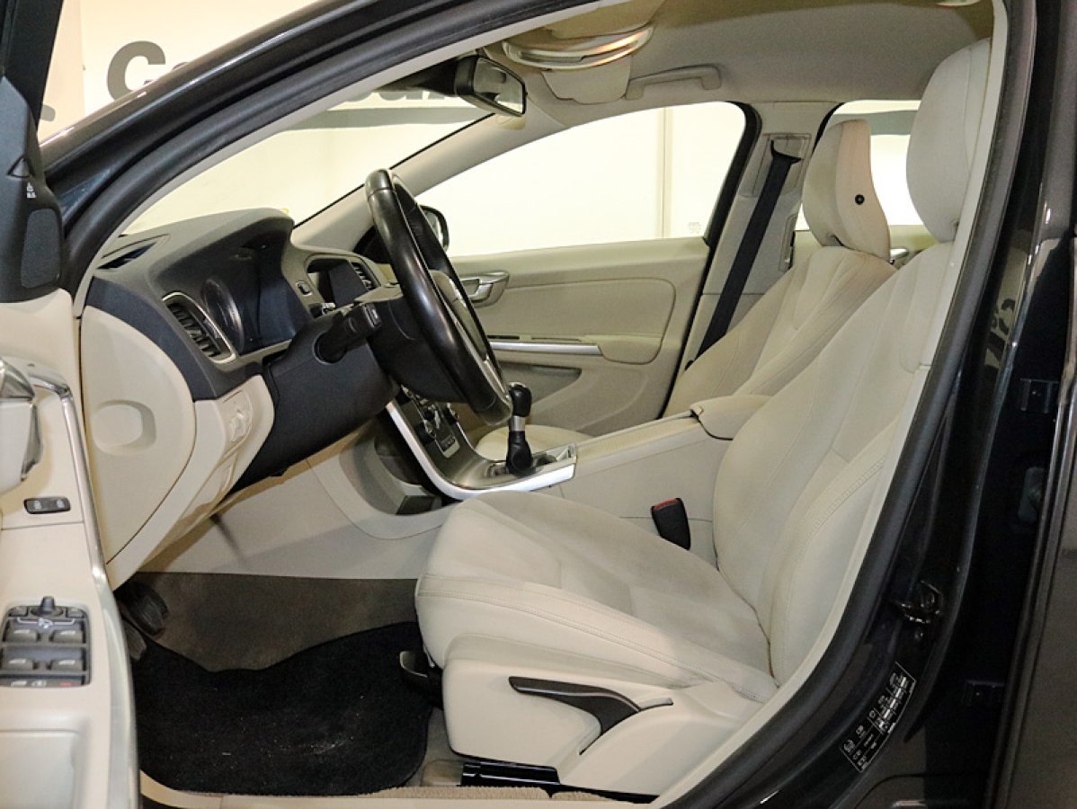 Foto Volvo V60 14