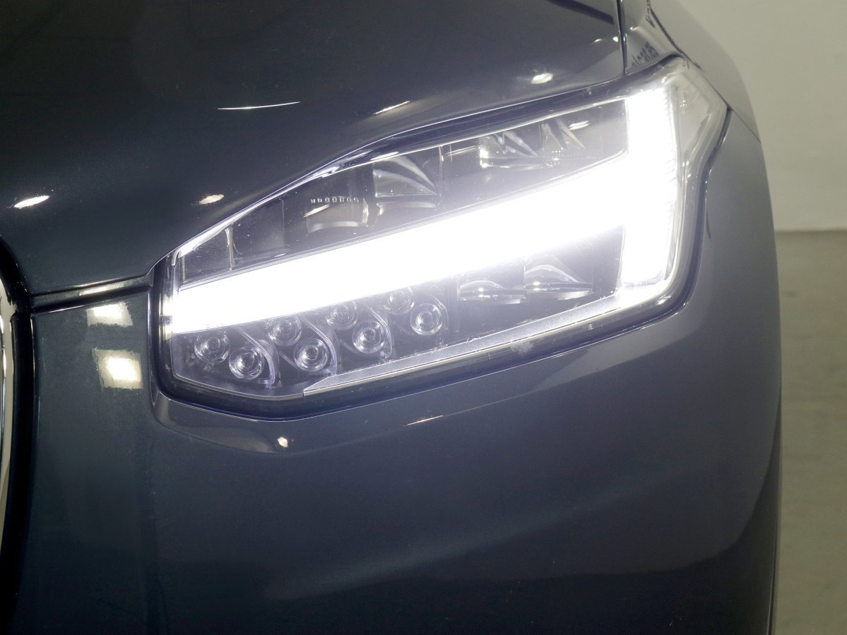 Foto Volvo XC90 13