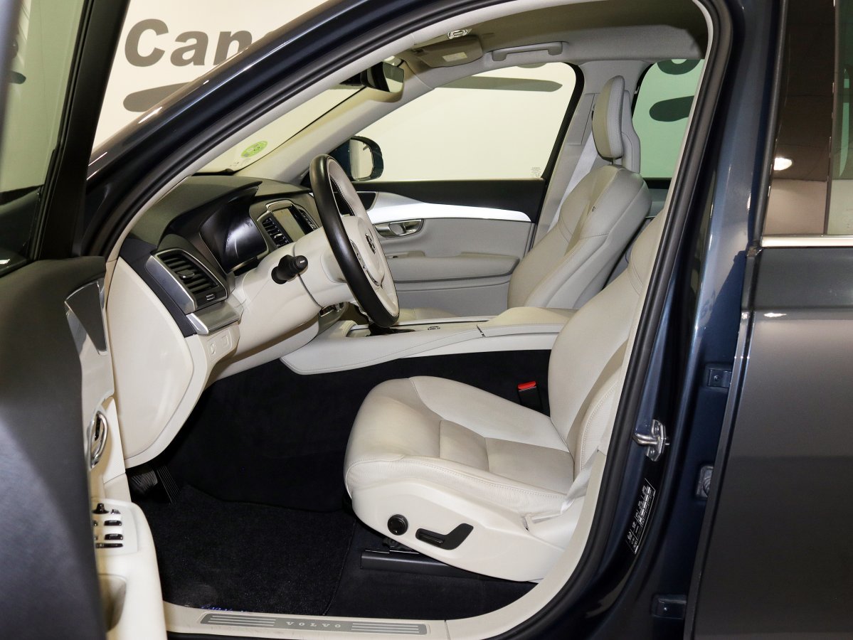 Foto Volvo XC90 14