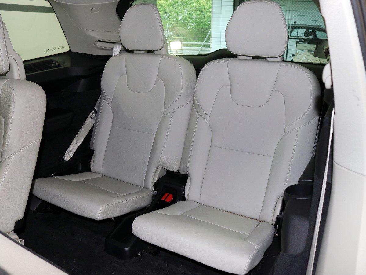 Foto Volvo XC90 16