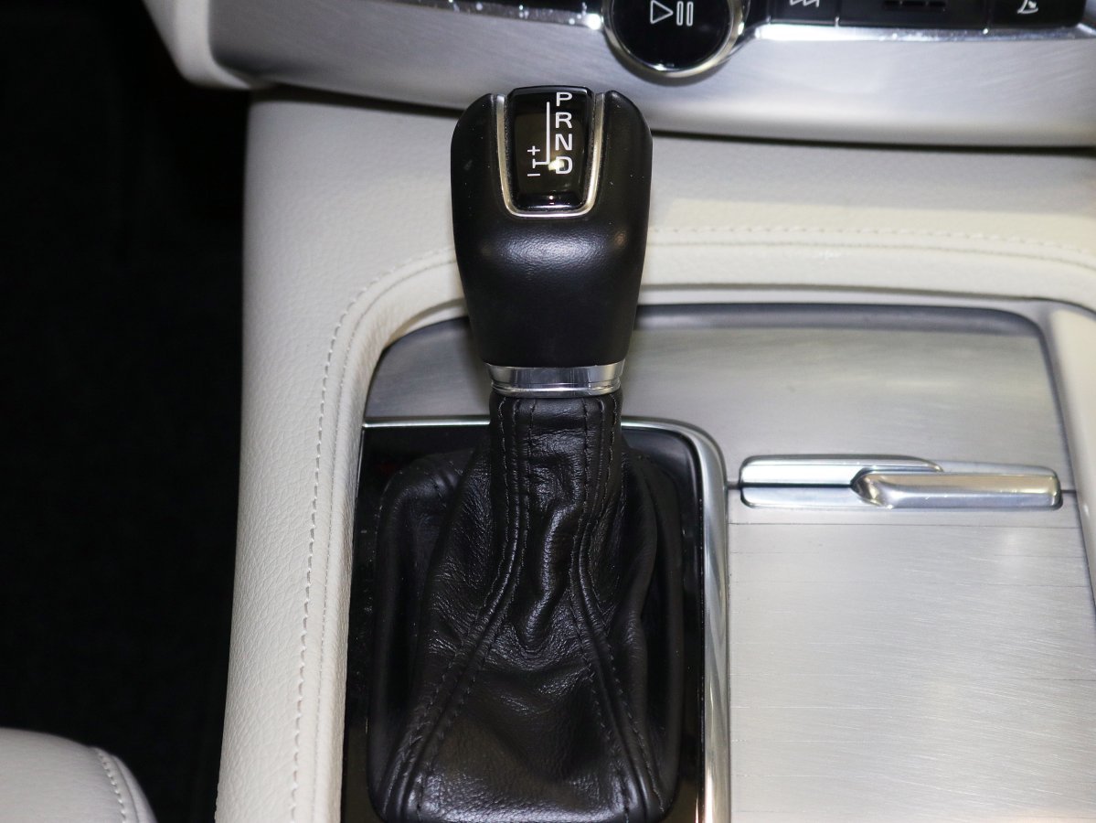 Foto Volvo XC90 25
