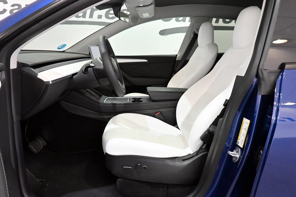 Foto Tesla Model Y 10