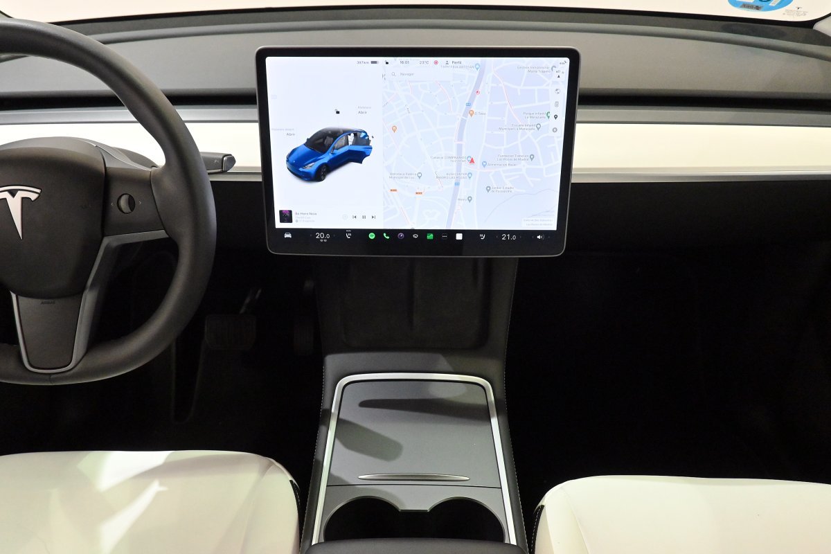 Foto Tesla Model Y 15