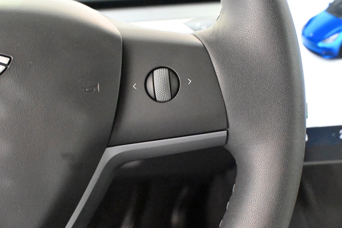 Foto Tesla Model Y 32