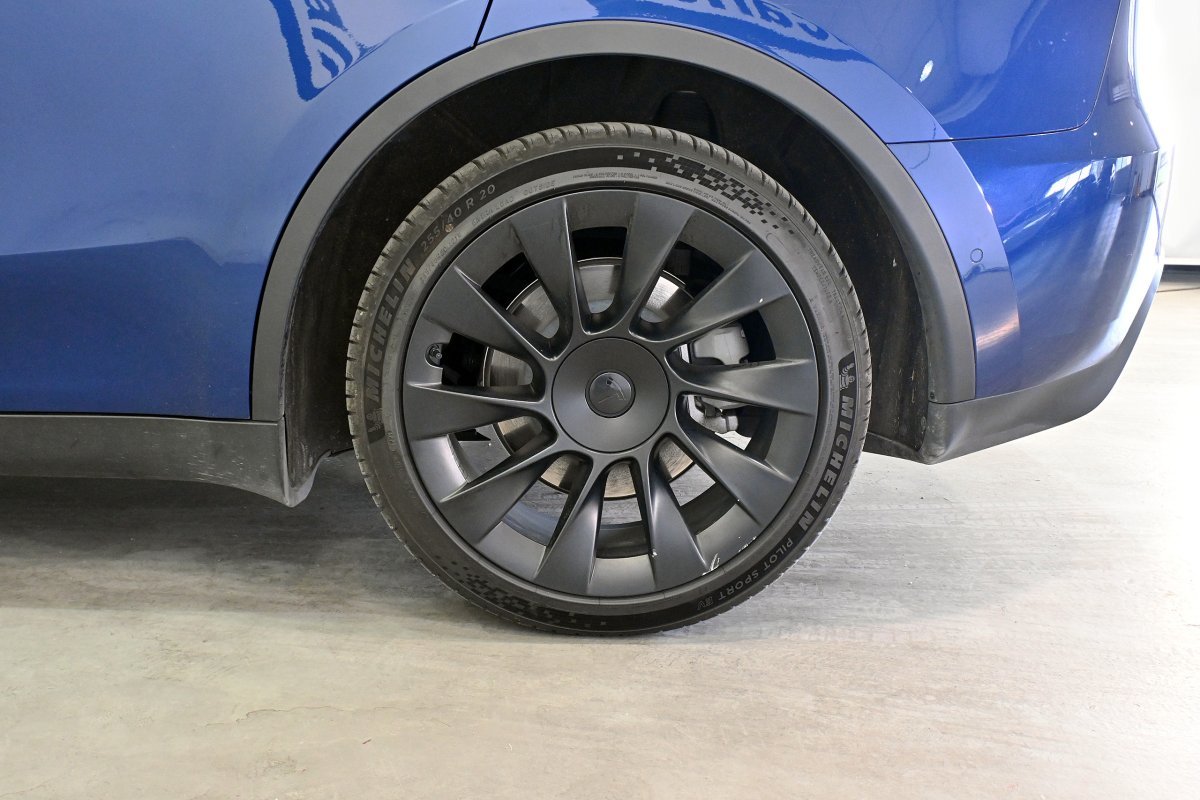 Foto Tesla Model Y 34