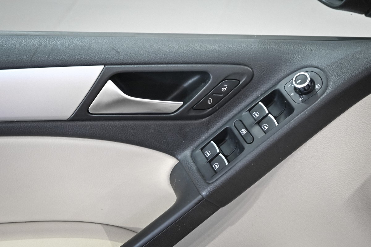 Foto Volkswagen Golf 28