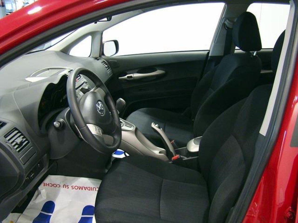 Foto Toyota Auris 9