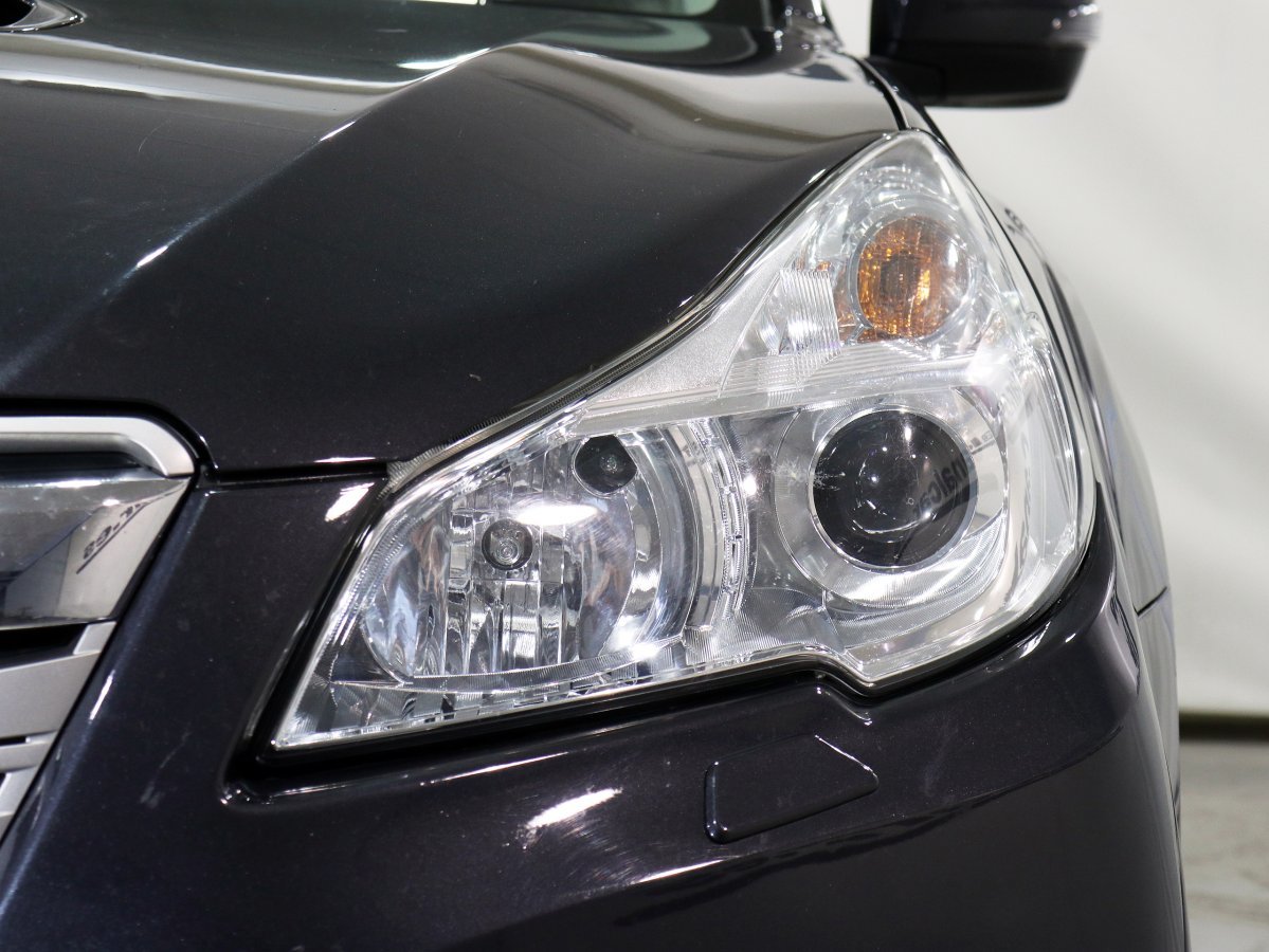 Foto Subaru Outback 12