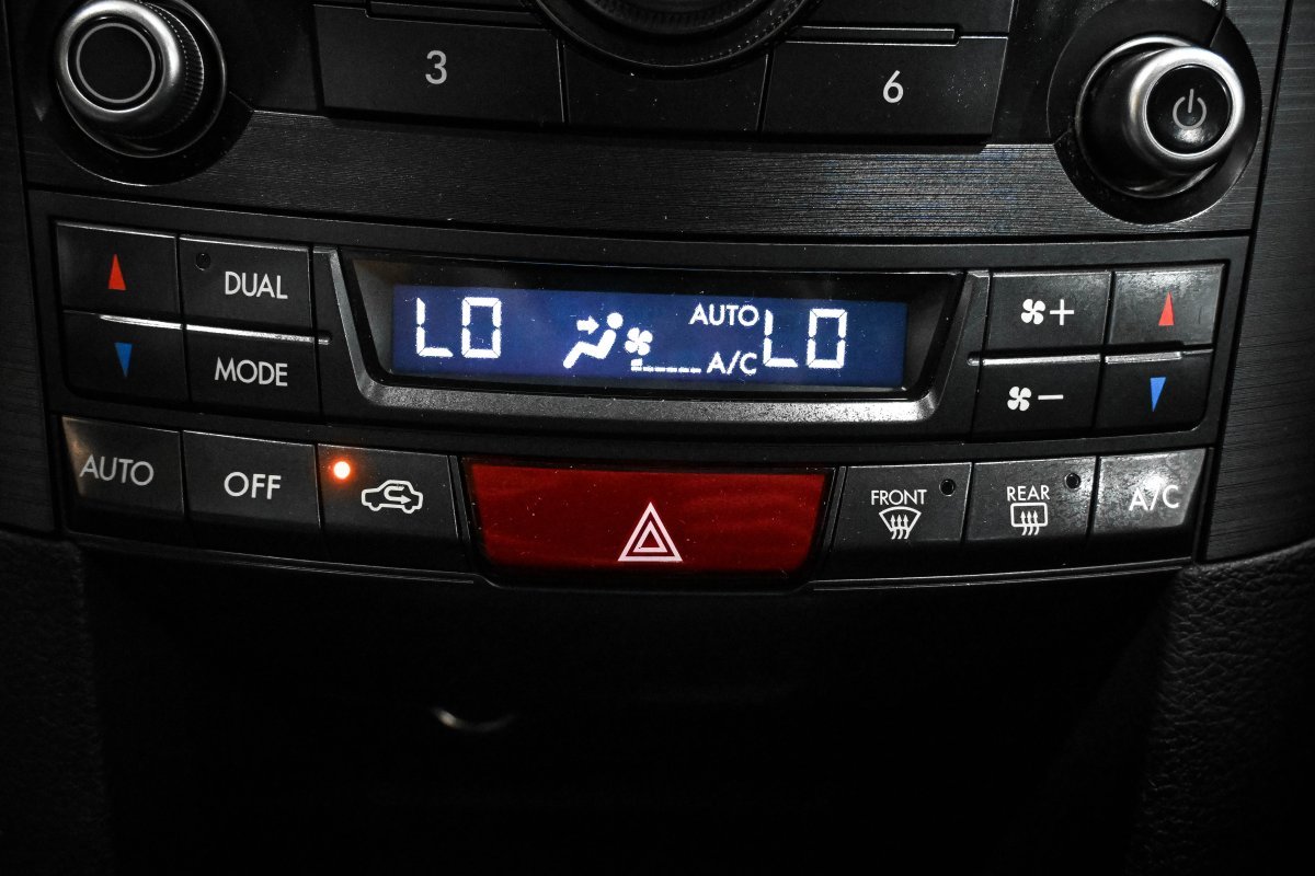 Foto Subaru Legacy 17