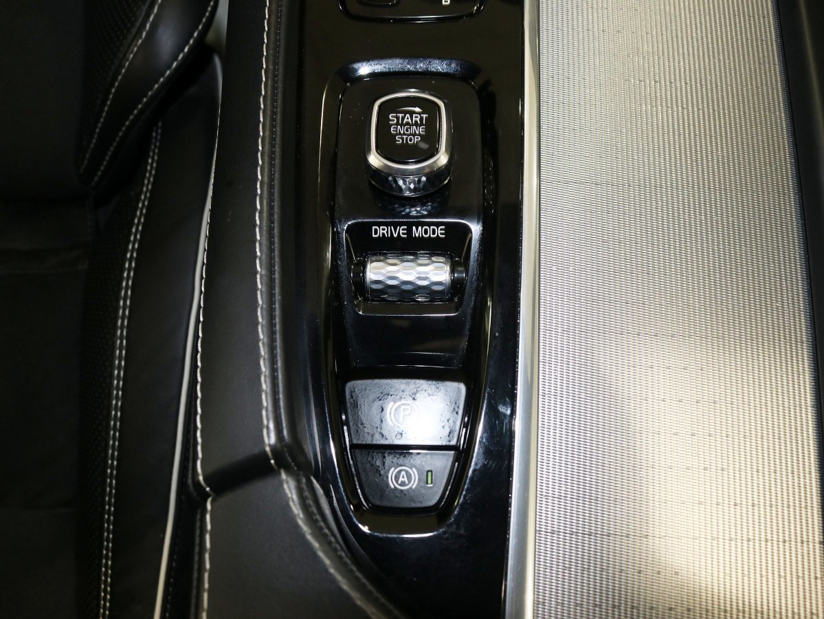 Foto Volvo XC90 30